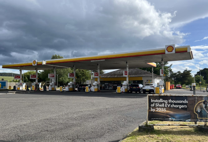 A Shell station at the Balhaldie service area.